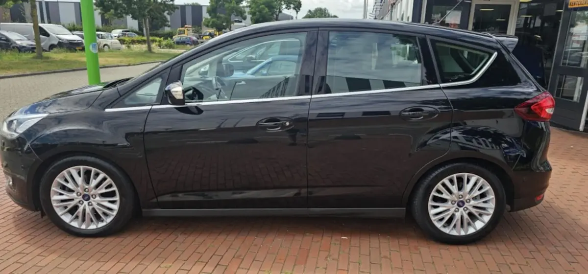 1.5 Titanium AUTOMAAT APPLE CARPLAY CAMERA TREKHAAK