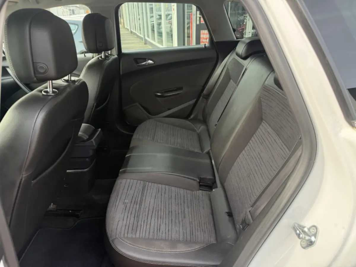 1.6 CDTi Business + | navi | 6 vers | airco |
