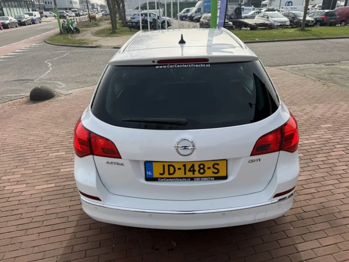 1.6 CDTi Business + | navi | 6 vers | airco |