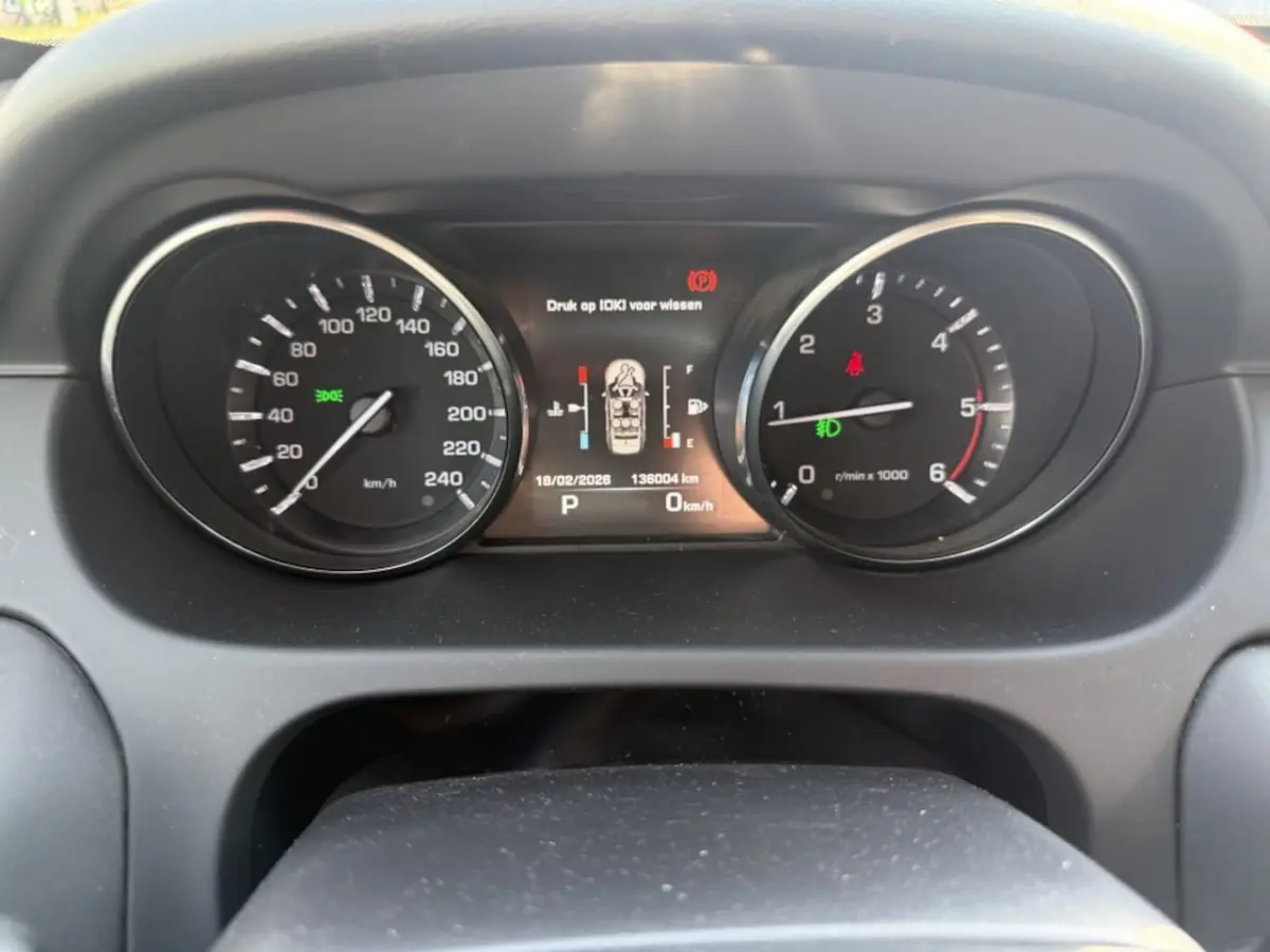 2.0 TD4 UrbSer Pure | trekhaak | leder | automaat |