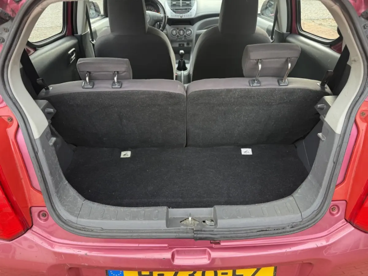 1.0 Base | 5drs | airco | netjes |