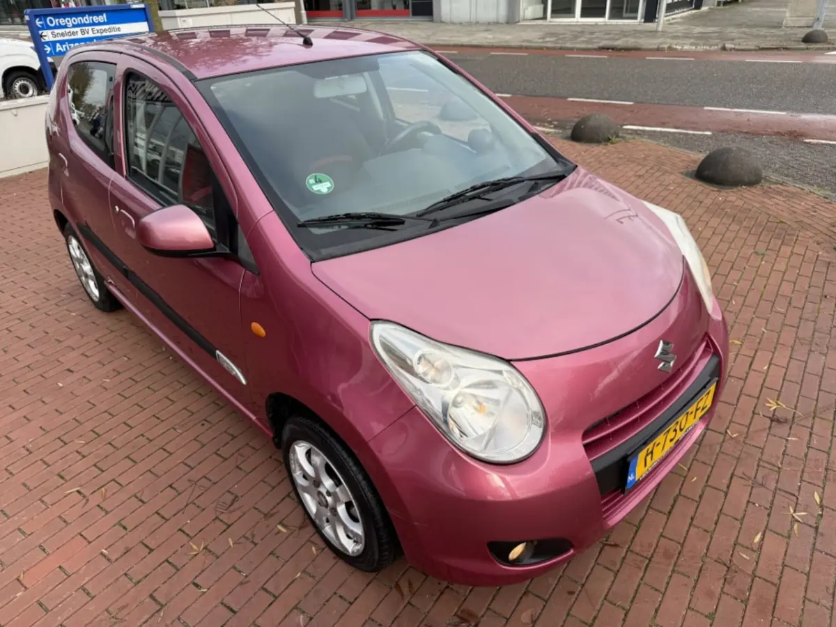 1.0 Base | 5drs | airco | netjes |