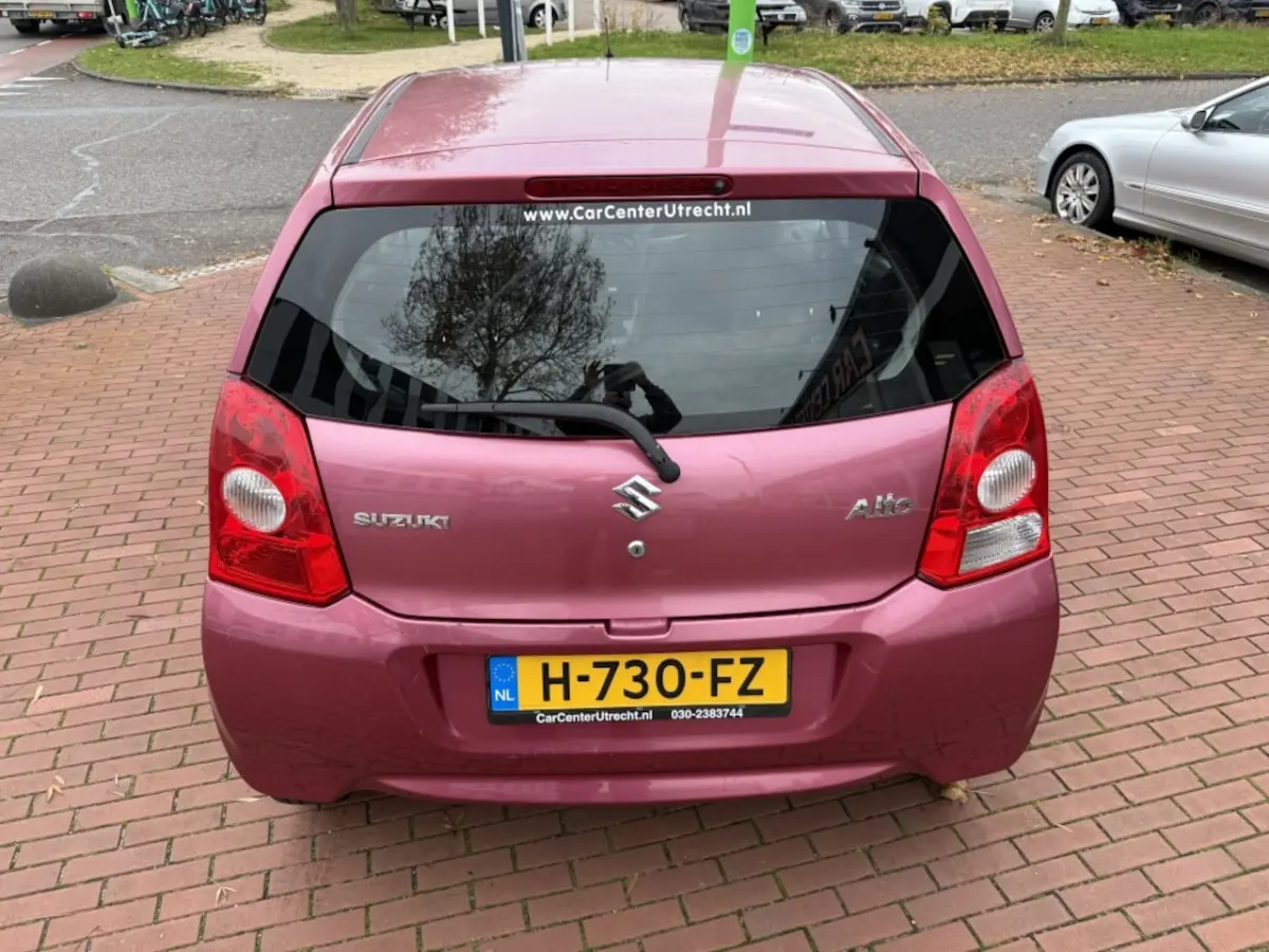 1.0 Base | 5drs | airco | netjes |