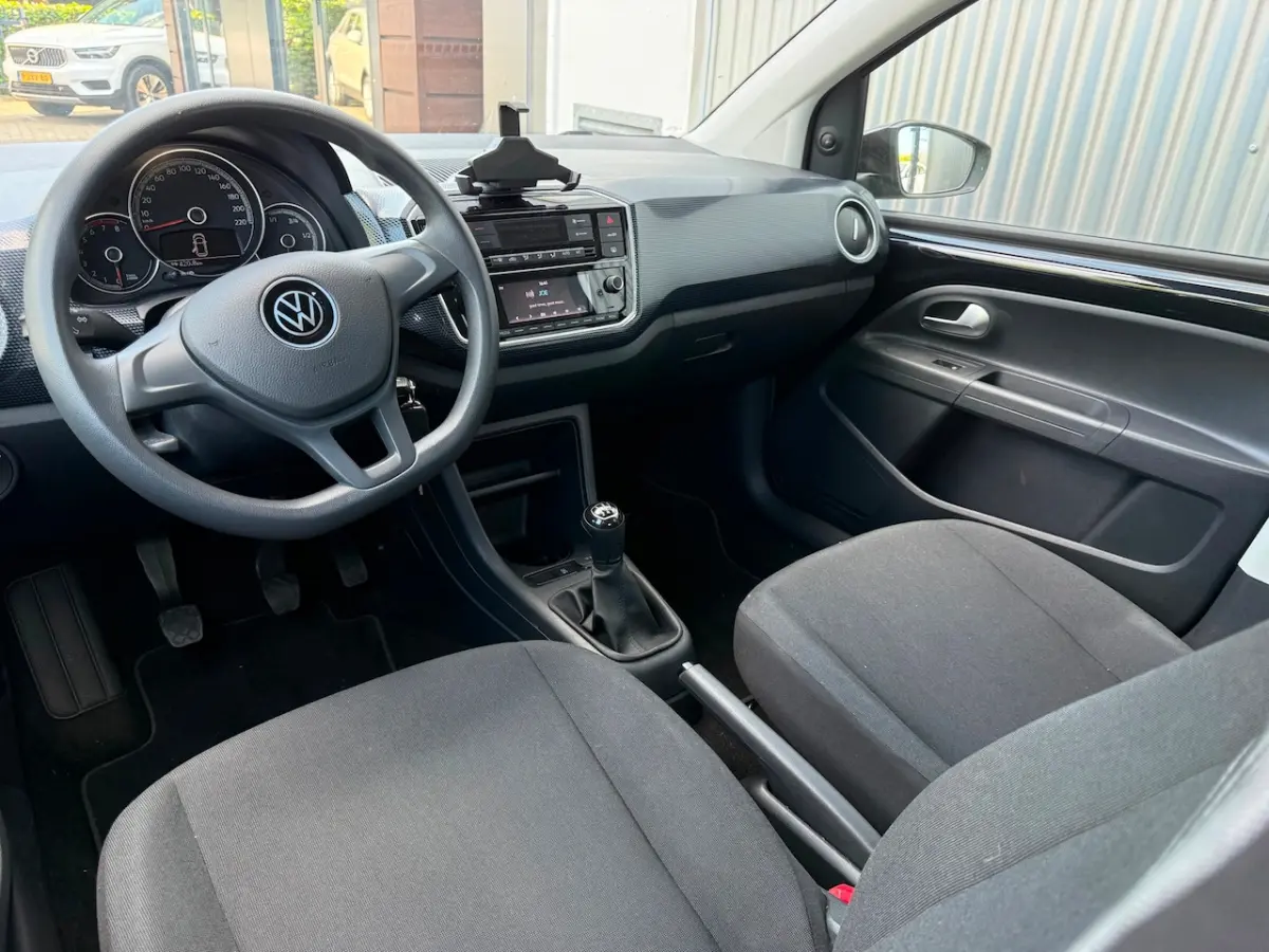 1.0 / ACHTERUITRIJCAMERA / CRUISE CONTROL / AIRCO / PARKEERSENSOREN / CLIMATE CONTROL / NL