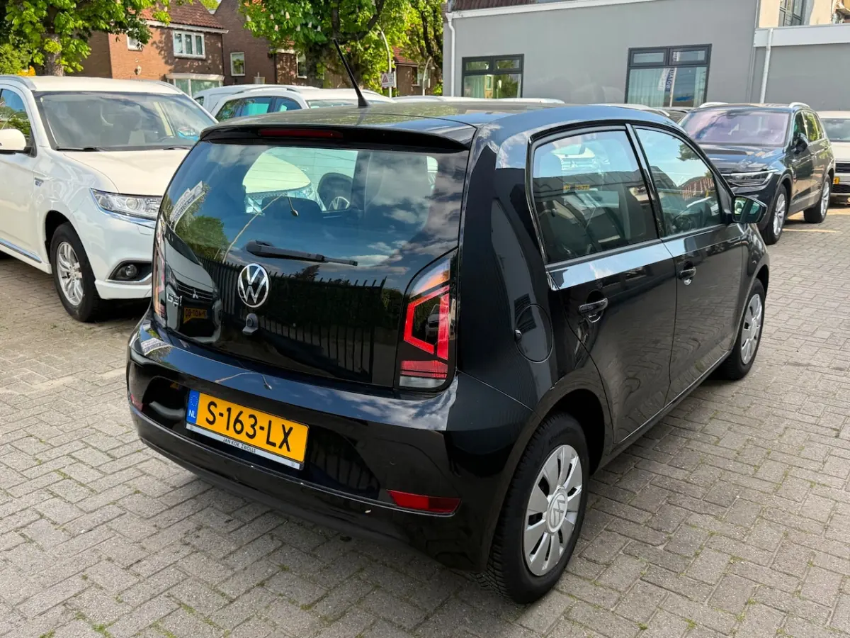 1.0 / ACHTERUITRIJCAMERA / CRUISE CONTROL / AIRCO / PARKEERSENSOREN / CLIMATE CONTROL / NL