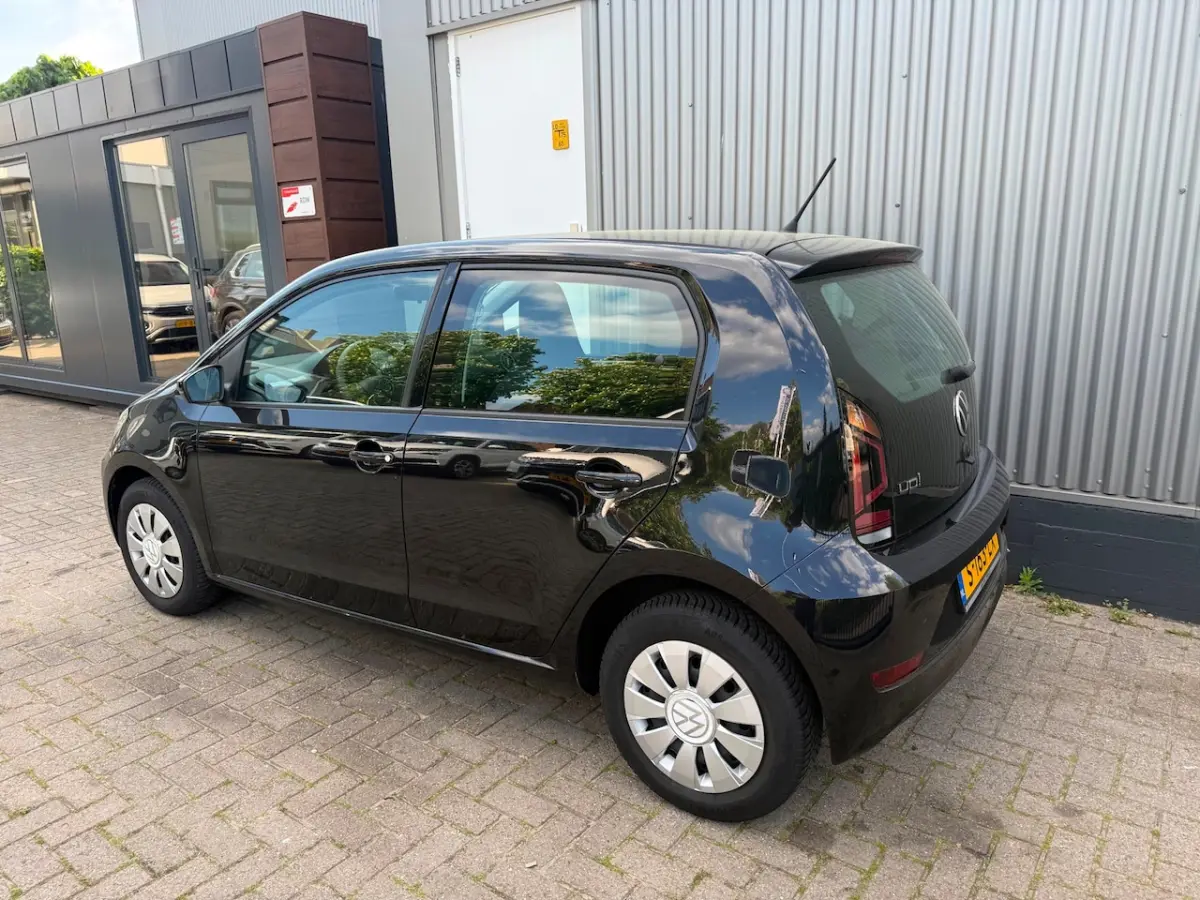 1.0 / ACHTERUITRIJCAMERA / CRUISE CONTROL / AIRCO / PARKEERSENSOREN / CLIMATE CONTROL / NL