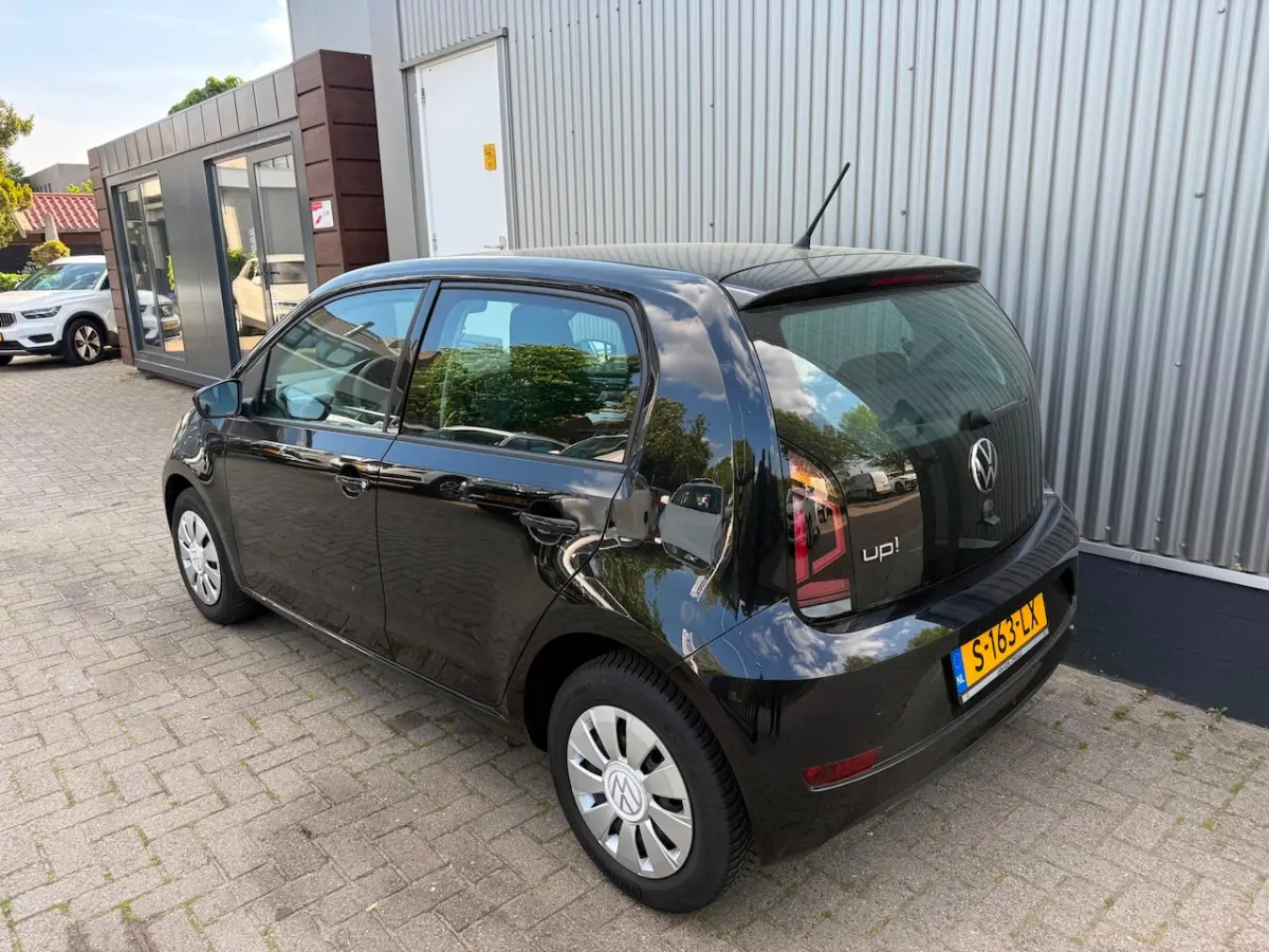 1.0 / ACHTERUITRIJCAMERA / CRUISE CONTROL / AIRCO / PARKEERSENSOREN / CLIMATE CONTROL / NL