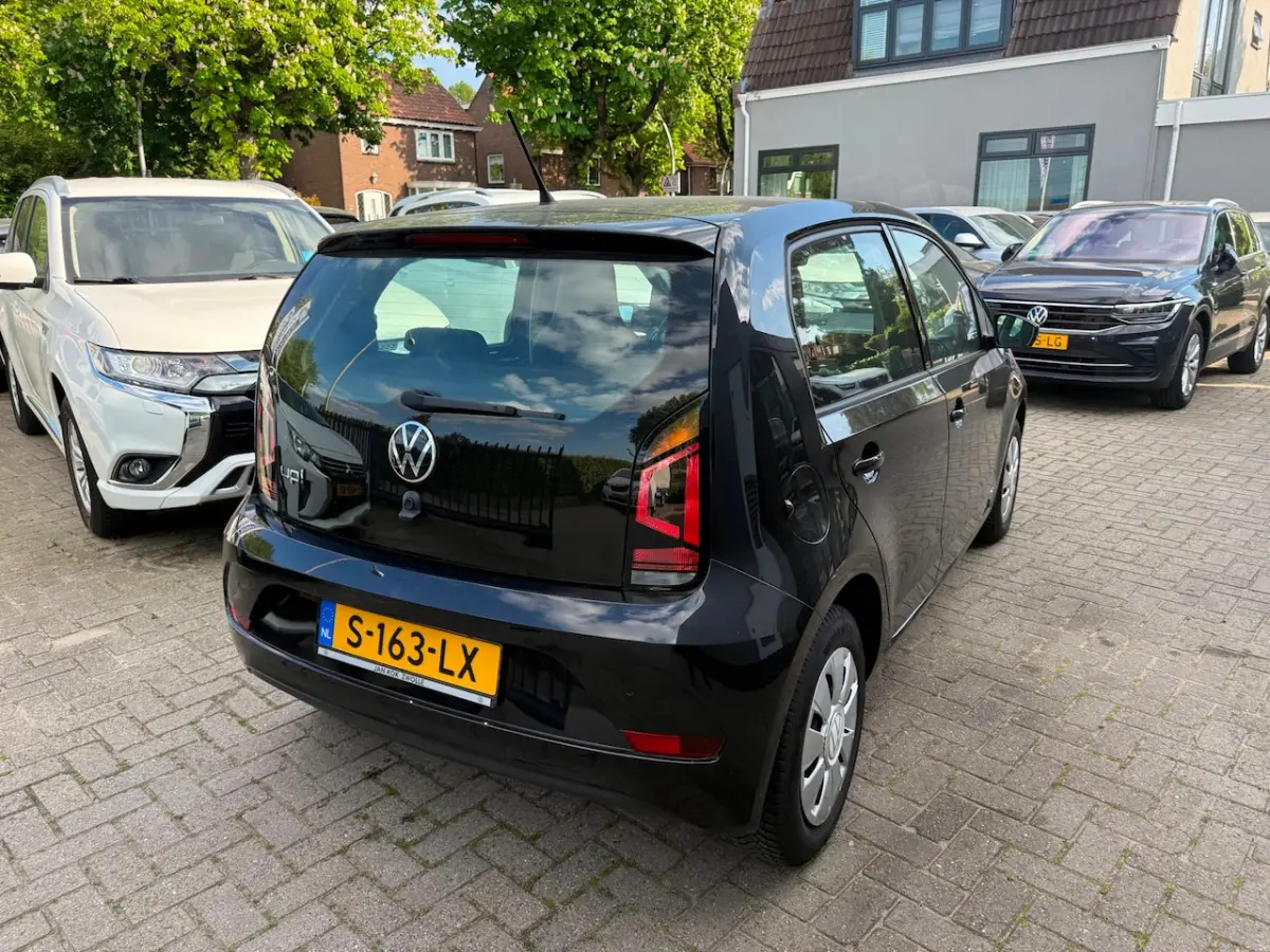 1.0 / ACHTERUITRIJCAMERA / CRUISE CONTROL / AIRCO / PARKEERSENSOREN / CLIMATE CONTROL / NL