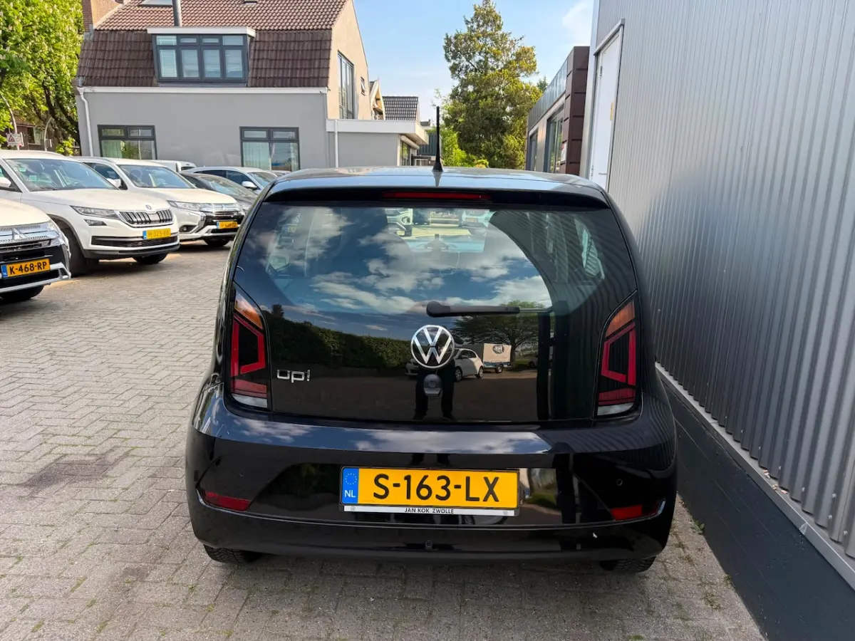 1.0 / ACHTERUITRIJCAMERA / CRUISE CONTROL / AIRCO / PARKEERSENSOREN / CLIMATE CONTROL / NL