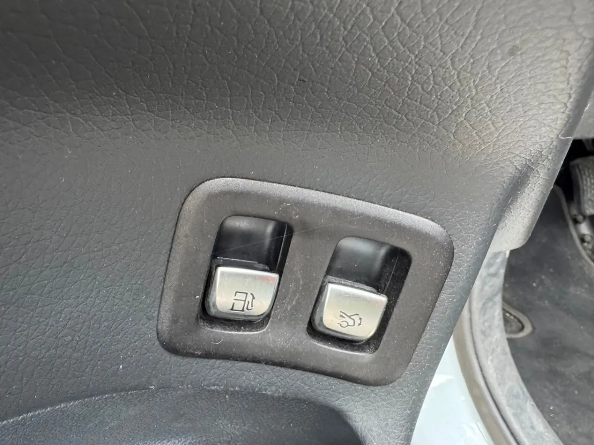 300e 4MATIC Business Solution Luxury ECC / CRUISE / CAMERA / NAVI / LEDER / NAVI / LMV