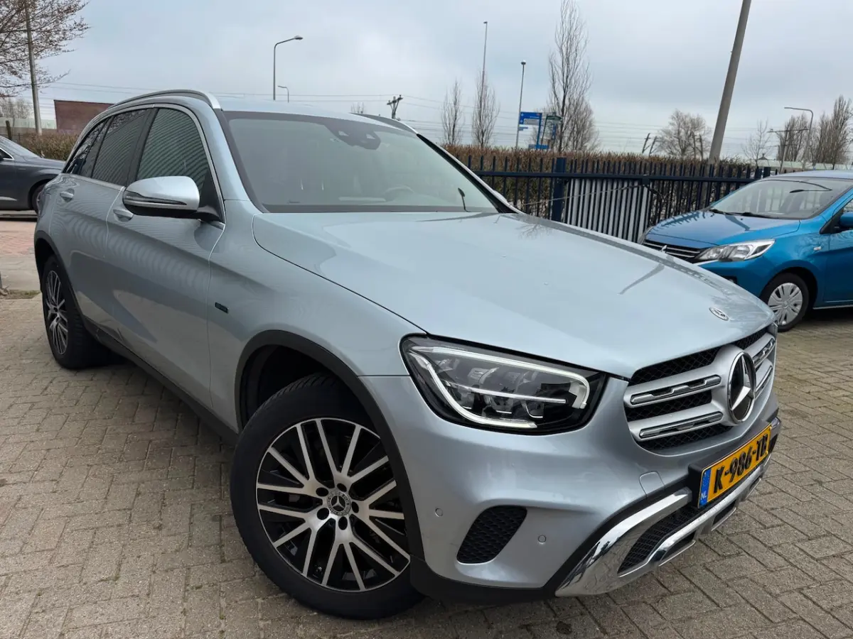 300e 4MATIC Business Solution Luxury ECC / CRUISE / CAMERA / NAVI / LEDER / NAVI / LMV
