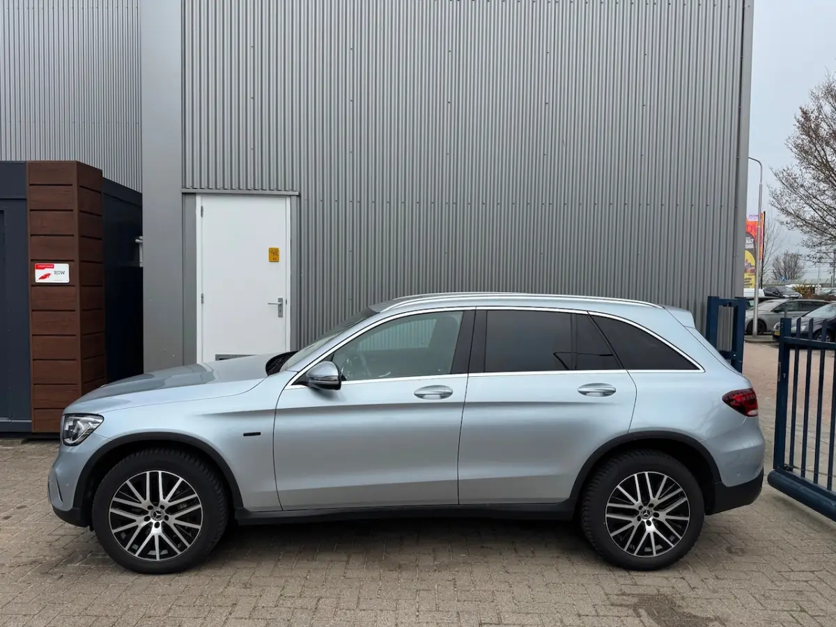 300e 4MATIC Business Solution Luxury ECC / CRUISE / CAMERA / NAVI / LEDER / NAVI / LMV