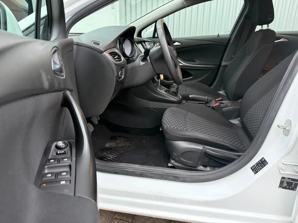 1.2 Business Edition / 1E EIG / AIRCO / CRUISE CONTROL / TREKHAAK / NL-AUTO / PARKEERSENSO