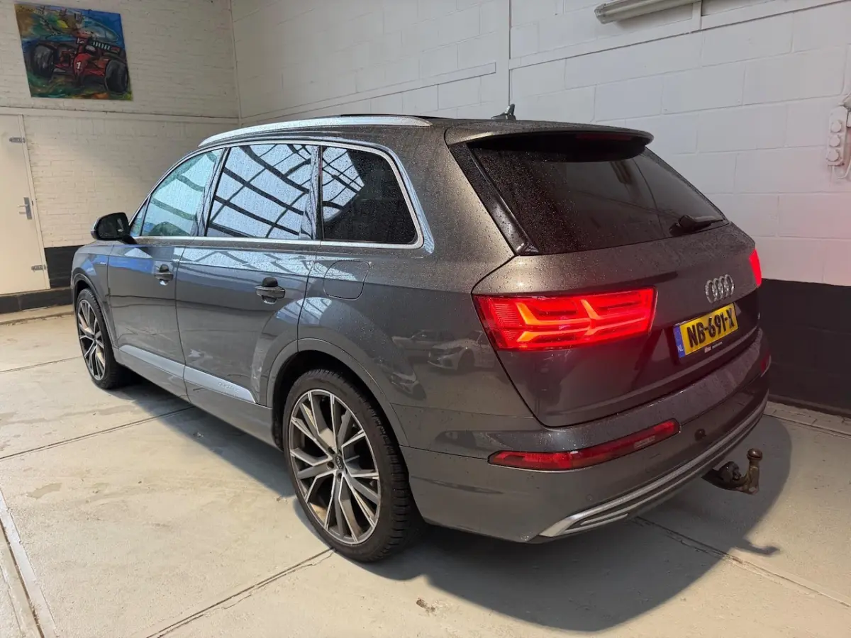 3.0 TDI e-tron quattro Sport / AUTOMAAT / ELEK. SCHUIFDAK / NL-AUTO / NAVIGATIE / S-LINE /