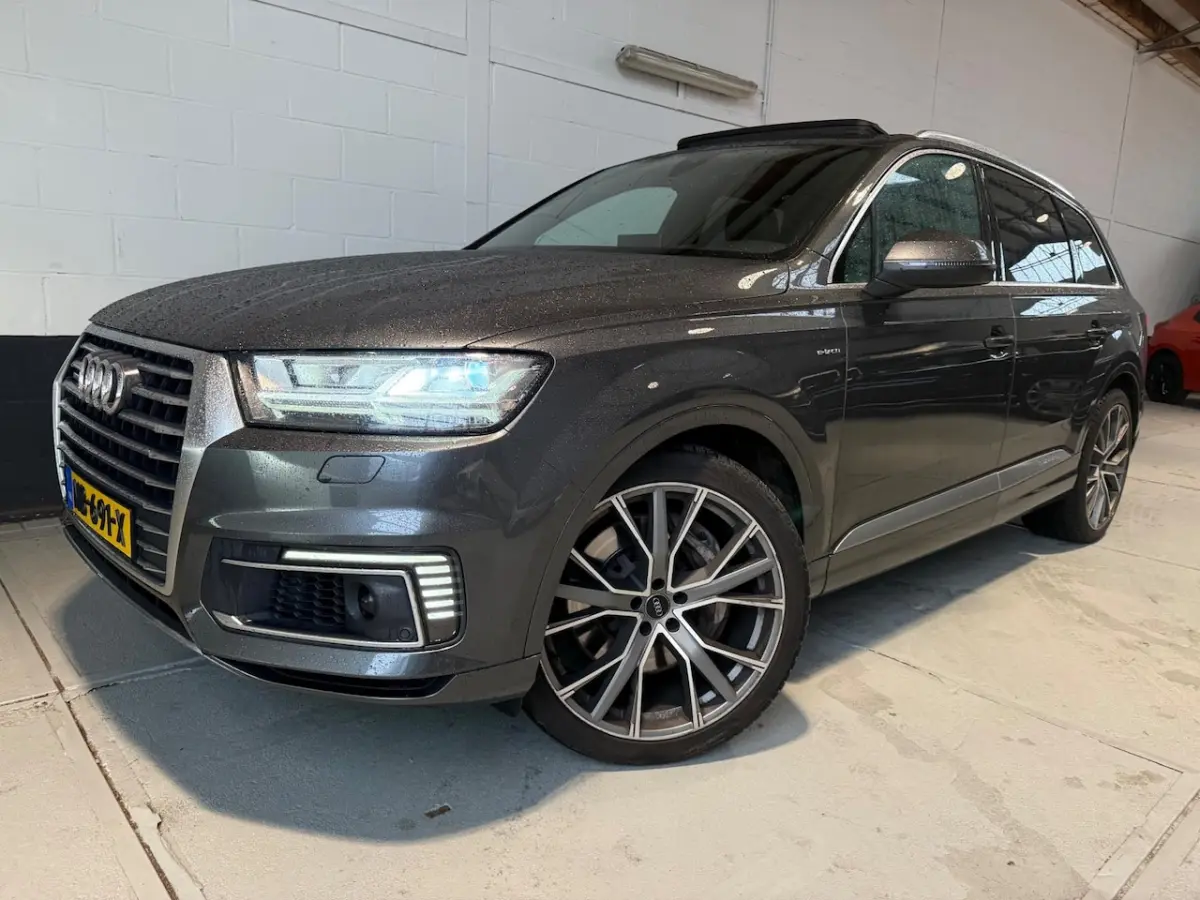 3.0 TDI e-tron quattro Sport / AUTOMAAT / ELEK. SCHUIFDAK / NL-AUTO / NAVIGATIE / S-LINE /