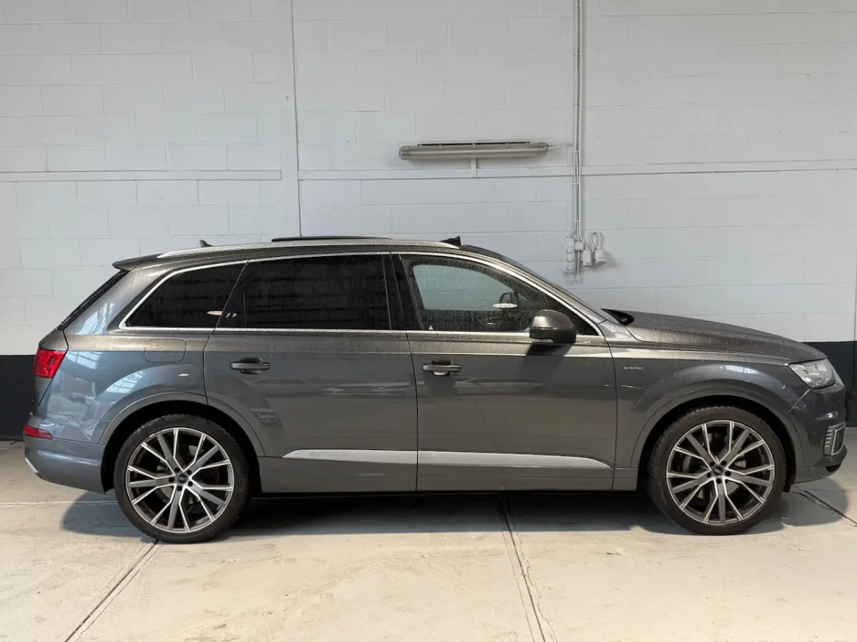 3.0 TDI e-tron quattro Sport / AUTOMAAT / ELEK. SCHUIFDAK / NL-AUTO / NAVIGATIE / S-LINE /