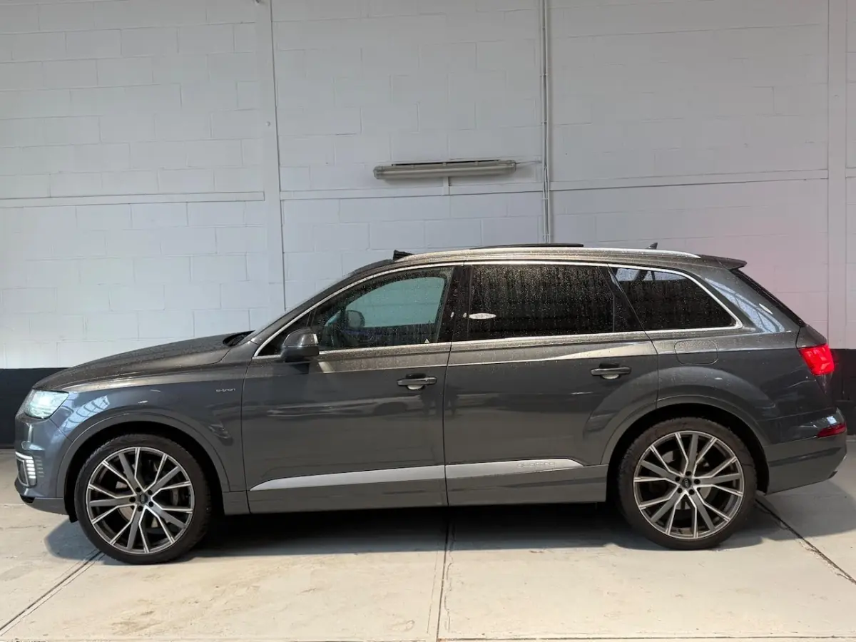 3.0 TDI e-tron quattro Sport / AUTOMAAT / ELEK. SCHUIFDAK / NL-AUTO / NAVIGATIE / S-LINE /