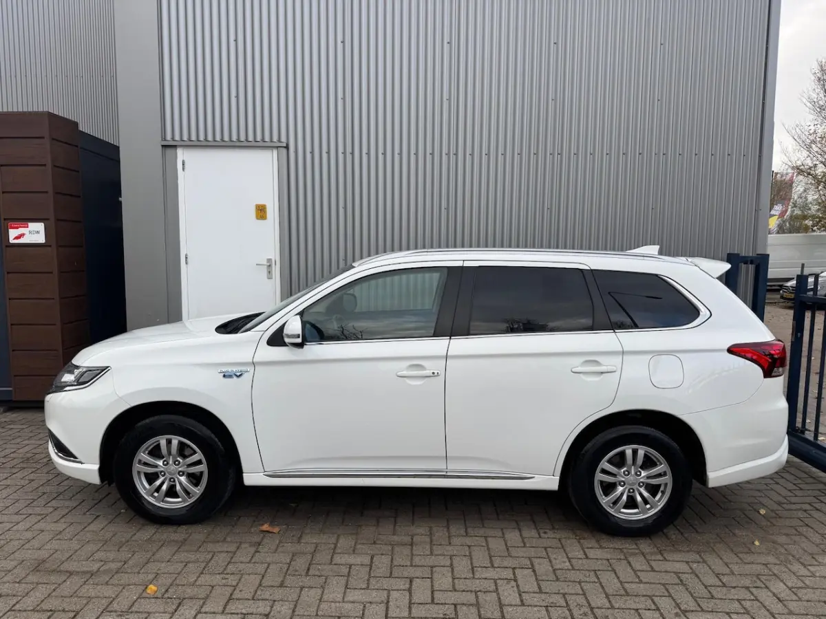 2.4 PHEV Pure / 1E EIGENAAR / AIRCO / CRUISE / PARKEERSENSOREN / TREKHAAK / CAMERA / APPLE