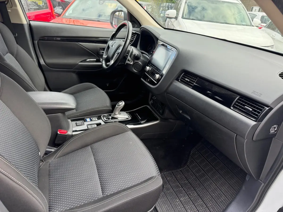 2.4 PHEV Pure / 1E EIGENAAR / AIRCO / CRUISE / PARKEERSENSOREN / TREKHAAK / CAMERA / APPLE