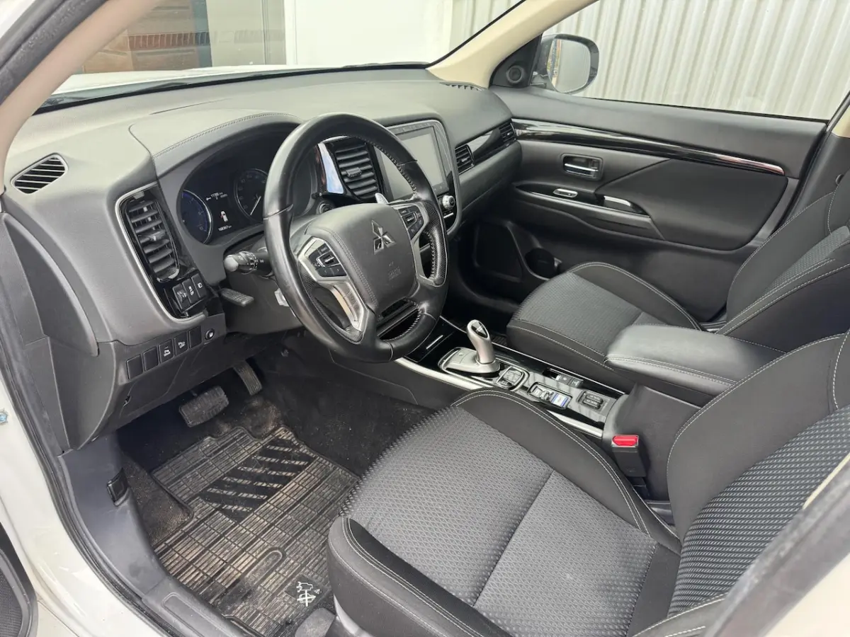 2.4 PHEV Pure / 1E EIGENAAR / AIRCO / CRUISE / PARKEERSENSOREN / TREKHAAK / CAMERA / APPLE