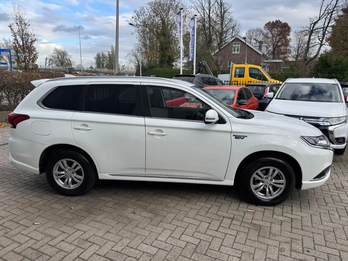 2.4 PHEV Pure / 1E EIGENAAR / AIRCO / CRUISE / PARKEERSENSOREN / TREKHAAK / CAMERA / APPLE