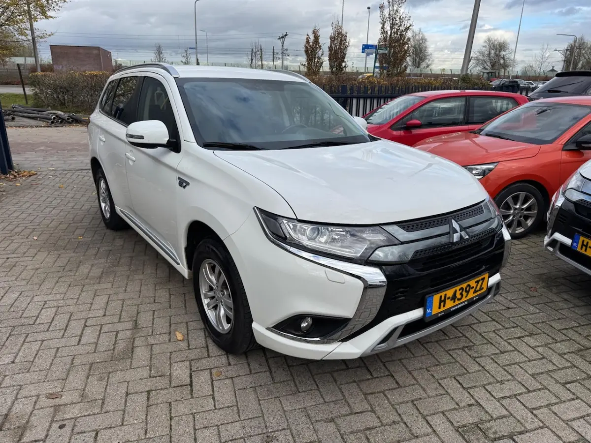 2.4 PHEV Pure / 1E EIGENAAR / AIRCO / CRUISE / PARKEERSENSOREN / TREKHAAK / CAMERA / APPLE