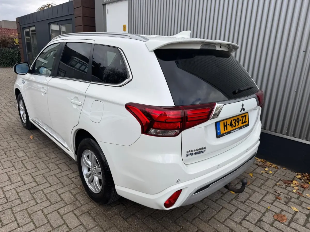2.4 PHEV Pure / 1E EIGENAAR / AIRCO / CRUISE / PARKEERSENSOREN / TREKHAAK / CAMERA / APPLE
