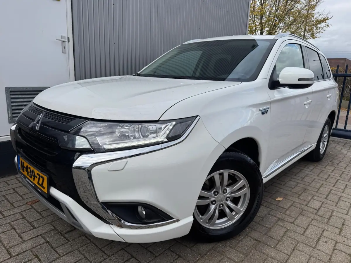 2.4 PHEV Pure / 1E EIGENAAR / AIRCO / CRUISE / PARKEERSENSOREN / TREKHAAK / CAMERA / APPLE
