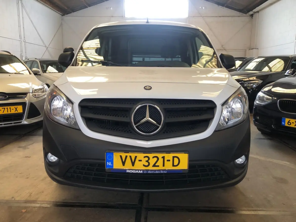 108 CDI BlueEFFICIENCY / AIRCO / BLUETOOTH / CRUISE CONTROL / NL AUTO / PARKEERSENSOREN