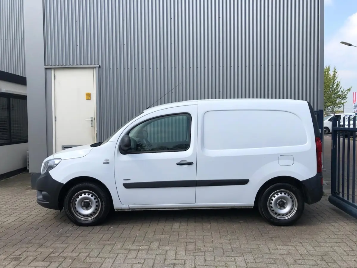 108 CDI BlueEFFICIENCY / AIRCO / BLUETOOTH / CRUISE CONTROL / NL AUTO / PARKEERSENSOREN