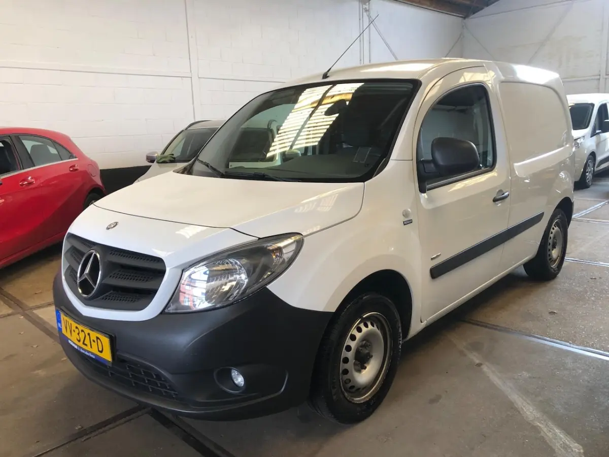 108 CDI BlueEFFICIENCY / AIRCO / BLUETOOTH / CRUISE CONTROL / NL AUTO / PARKEERSENSOREN
