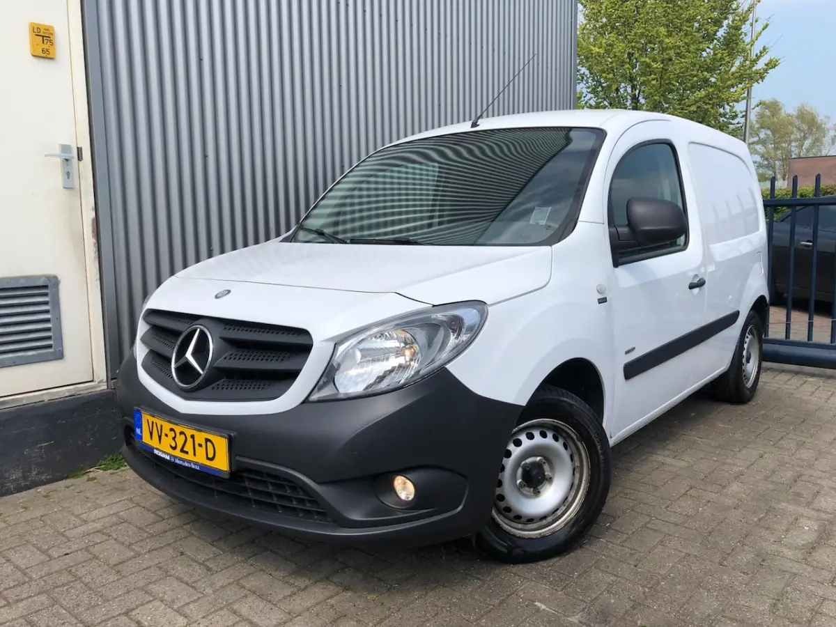 108 CDI BlueEFFICIENCY / AIRCO / BLUETOOTH / CRUISE CONTROL / NL AUTO / PARKEERSENSOREN