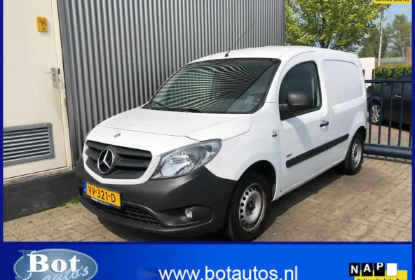 108 CDI BlueEFFICIENCY / AIRCO / BLUETOOTH / CRUISE CONTROL / NL AUTO / PARKEERSENSOREN