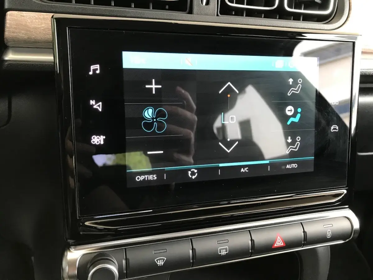 1.2 Max 110pk EAT6 Automaat | 17 inch lichtmetalen velgen | Keyless | Camera | Navigatie