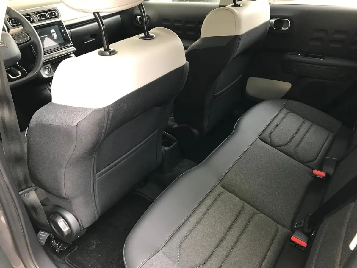 1.2 Max 110pk EAT6 Automaat | 17 inch lichtmetalen velgen | Keyless | Camera | Navigatie