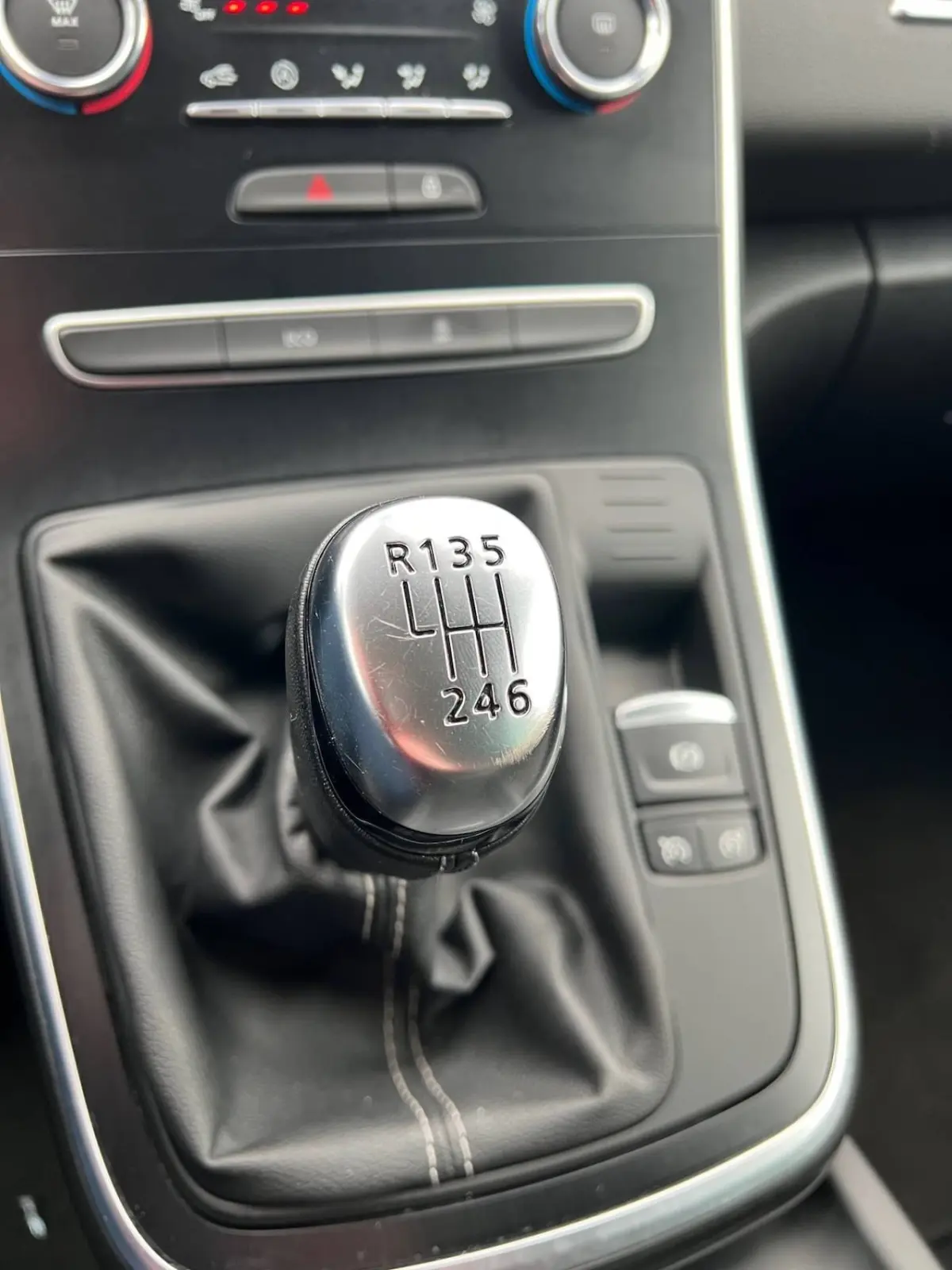 1.3 TCe 140pk Equilibre/7-persoons/*2022*/Camera/Carplay/Cruise/Led