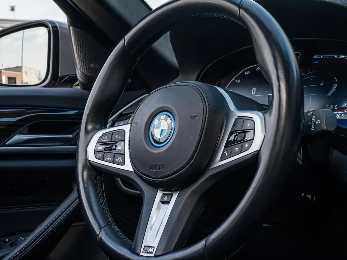 530e xDrive High Executive M Sport Pano CoPilot Laser Active Steering