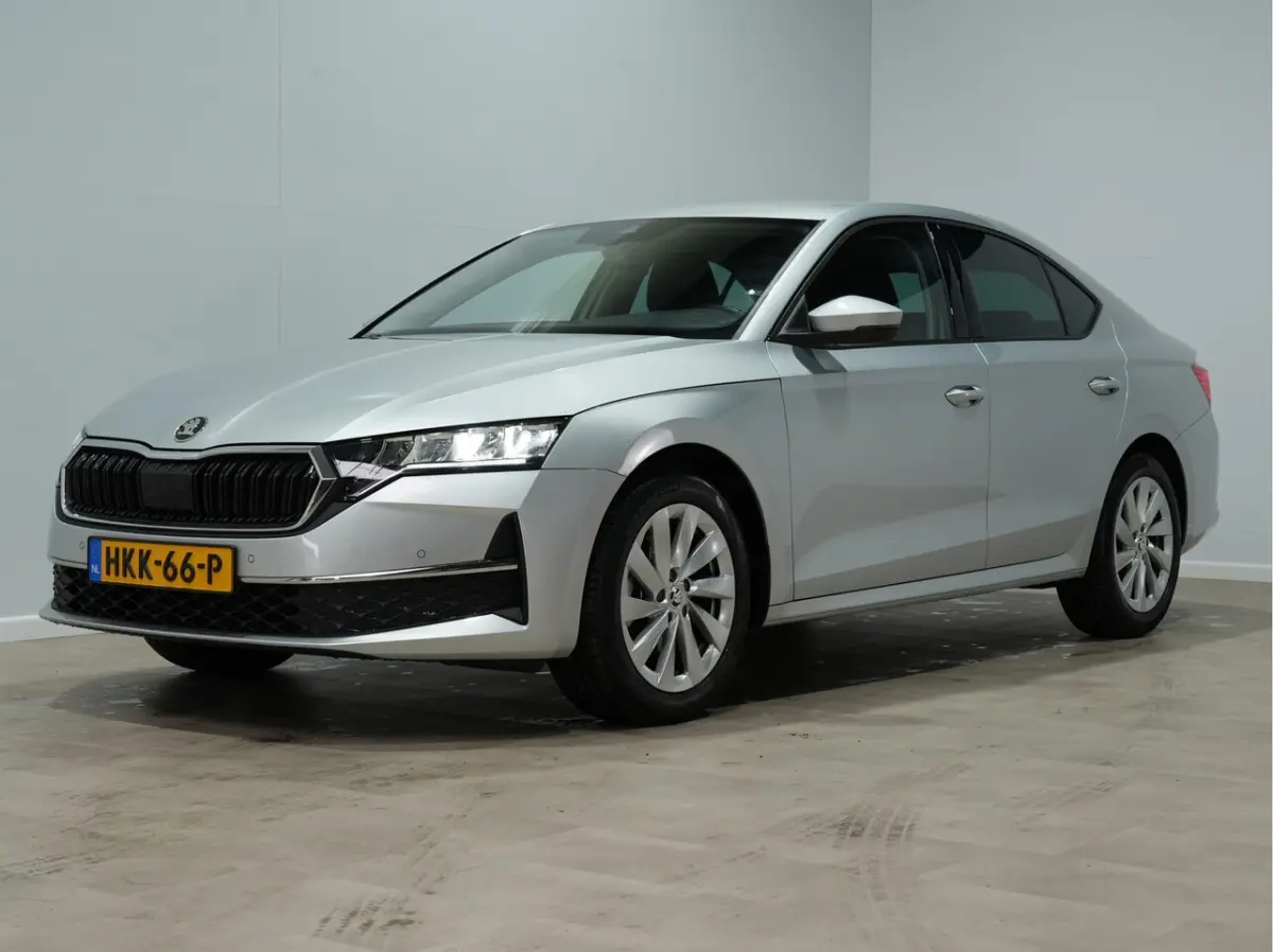 1.5 TSI DSG MHEV First Ed. | Camera | Full-LED | Stoelverw. | Android/Carplay 235