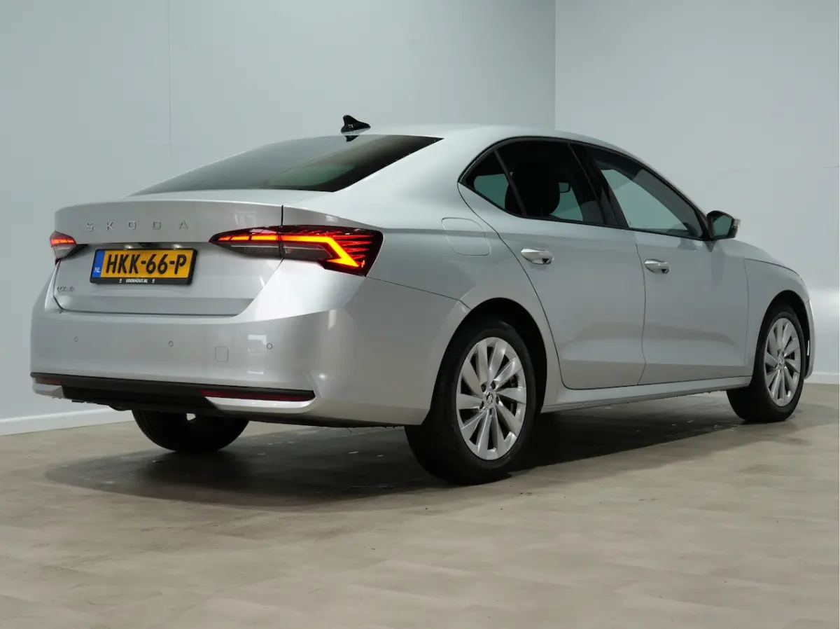 1.5 TSI DSG MHEV First Ed. | Camera | Full-LED | Stoelverw. | Android/Carplay 235