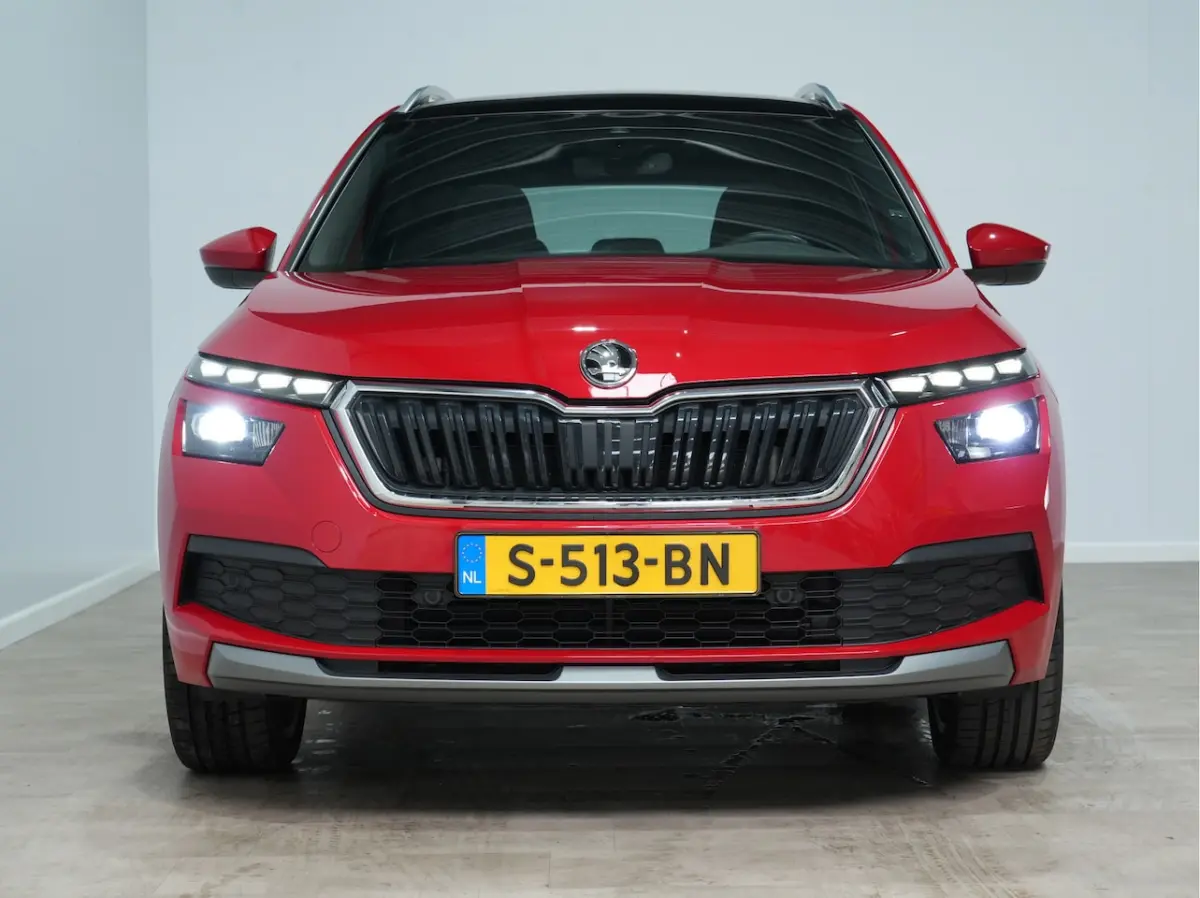 1.0 TSI DSG Business Edition | Panorama | Stoelverw. | Full-LED | Keyless 335