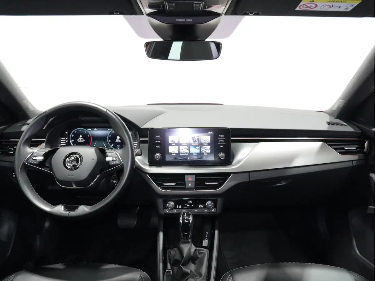 1.0 TSI DSG Business Edition | Panorama | Stoelverw. | Full-LED | Keyless 335