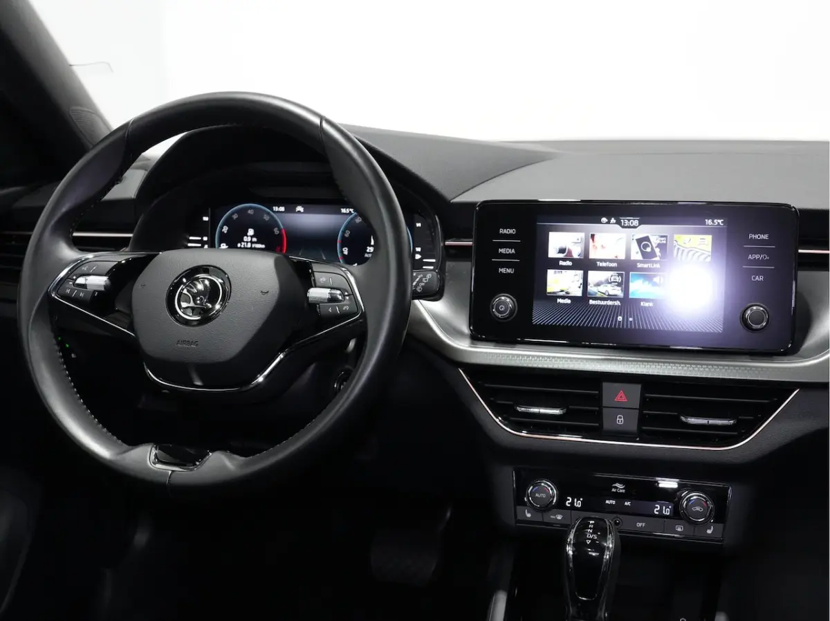1.0 TSI DSG Business Edition | Panorama | Stoelverw. | Full-LED | Keyless 335