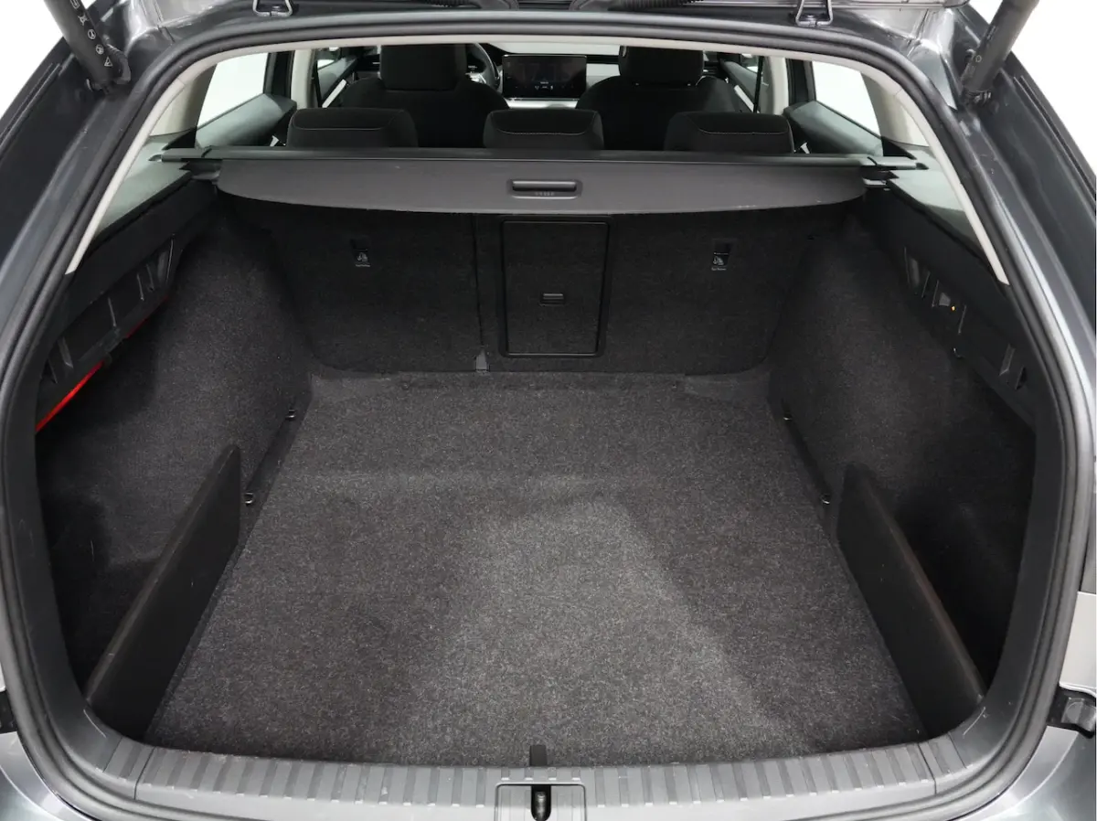 1.0 e-TSI 110pk DSG Business Edition Trekhaak Navigatie Keyless Lm Velgen 248
