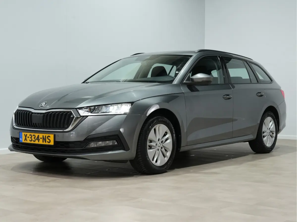 1.0 e-TSI 110pk DSG Business Edition Trekhaak Navigatie Keyless Lm Velgen 248