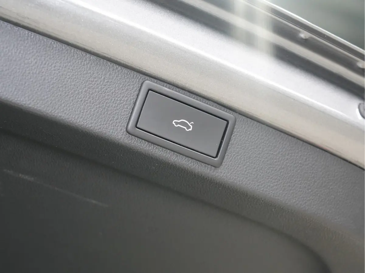 1.0 e-TSI 110pk DSG Business Edition Trekhaak Navigatie Keyless Lm Velgen 248