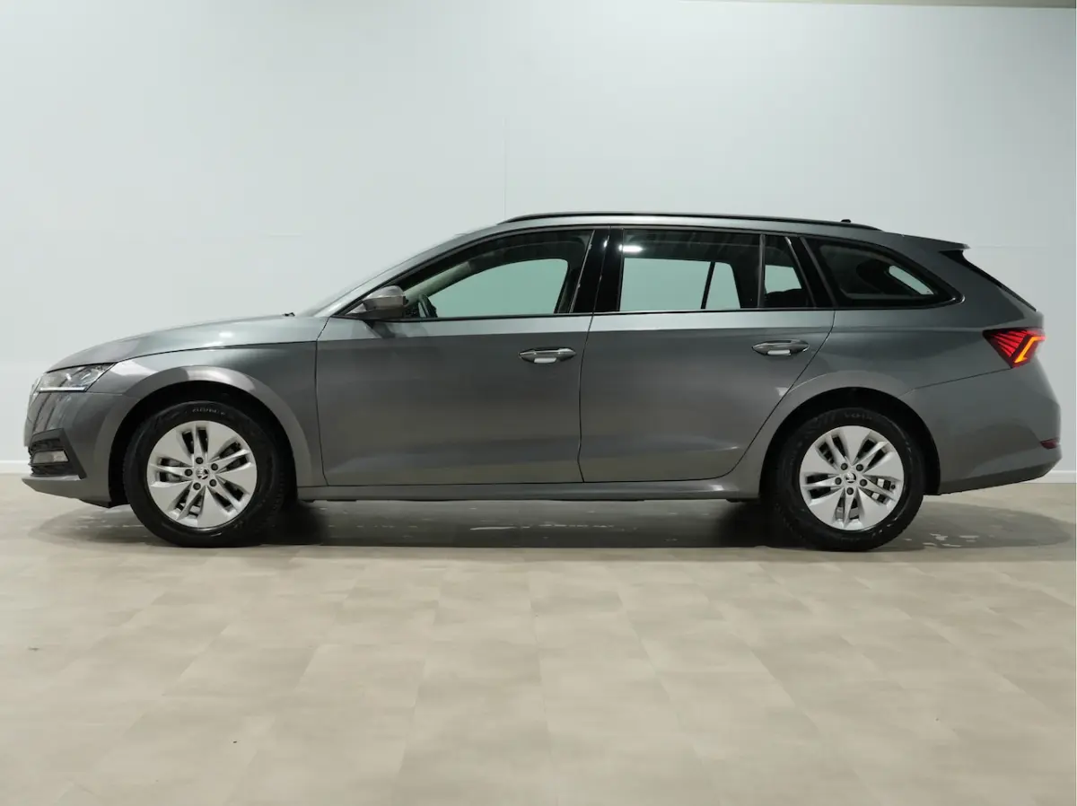 1.0 e-TSI 110pk DSG Business Edition Trekhaak Navigatie Keyless Lm Velgen 248