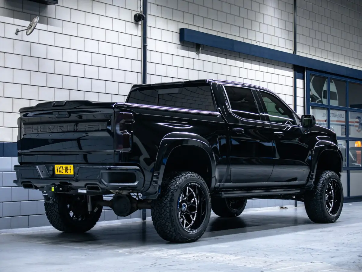 High Country 3.0L Duramax | 6" Liftkit | Widebody