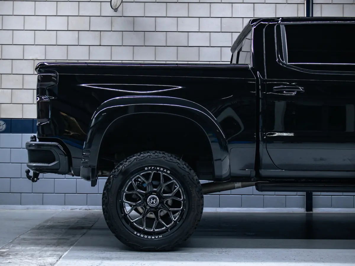 High Country 3.0L Duramax | 6" Liftkit | Widebody