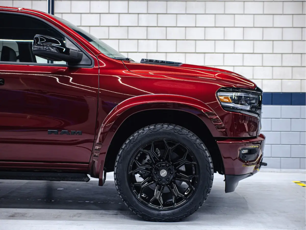 Crew Cab Limited Night Edition 12" | Luchtvering | Head-up