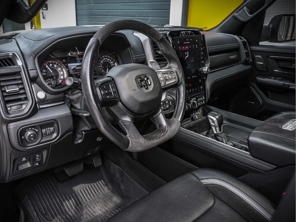 TRX | 6.2L V8 Supercharged | 4x4 Crew Cab | Carbon | Panorama